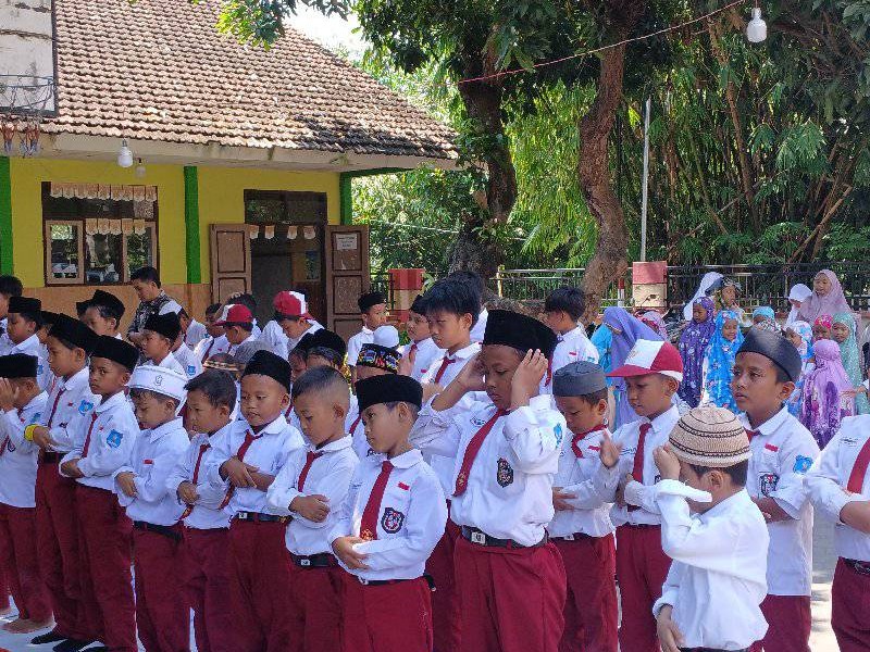 Sholat Dhuhur Berjama'ah