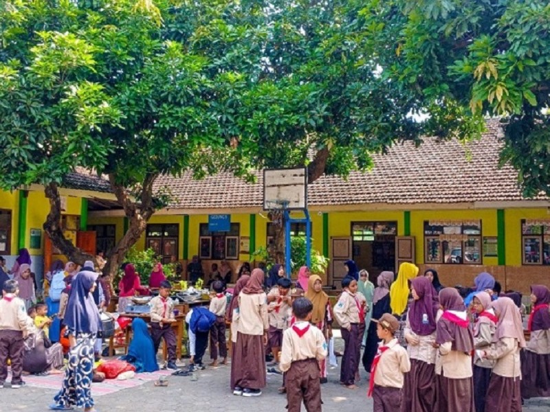 Aksi Nyata P5 Kewirausahaan: Siswa Belajar Wirausaha Lewat Olahan Buah Lokal