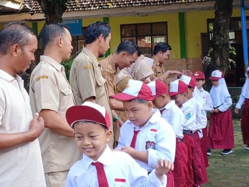 Halal Bi Halal Keluarga Besar SD Negeri 3 Mlandingan Wetan